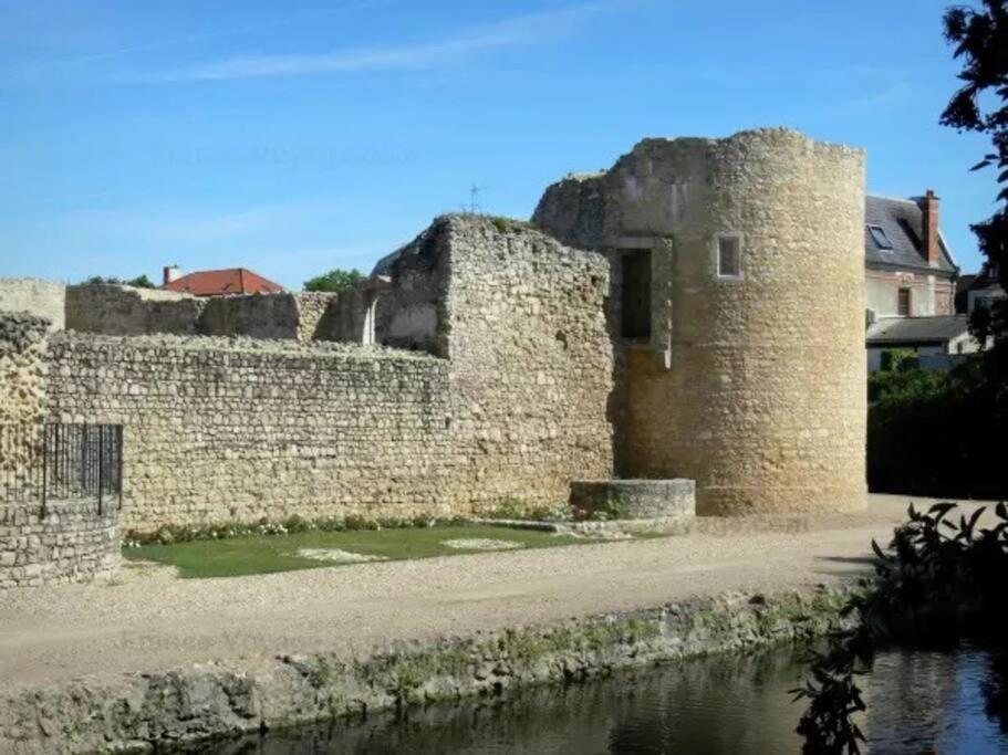 Petite Maison De Ville Au Calme قلعة بري-كومت-روبير المظهر الخارجي الصورة