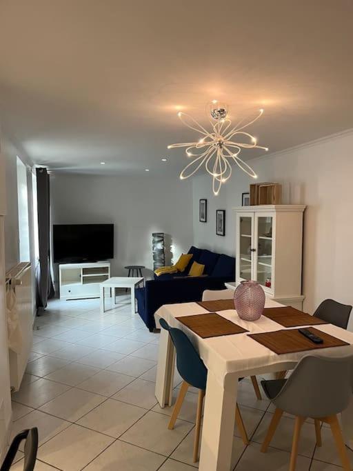 Petite Maison De Ville Au Calme قلعة بري-كومت-روبير المظهر الخارجي الصورة